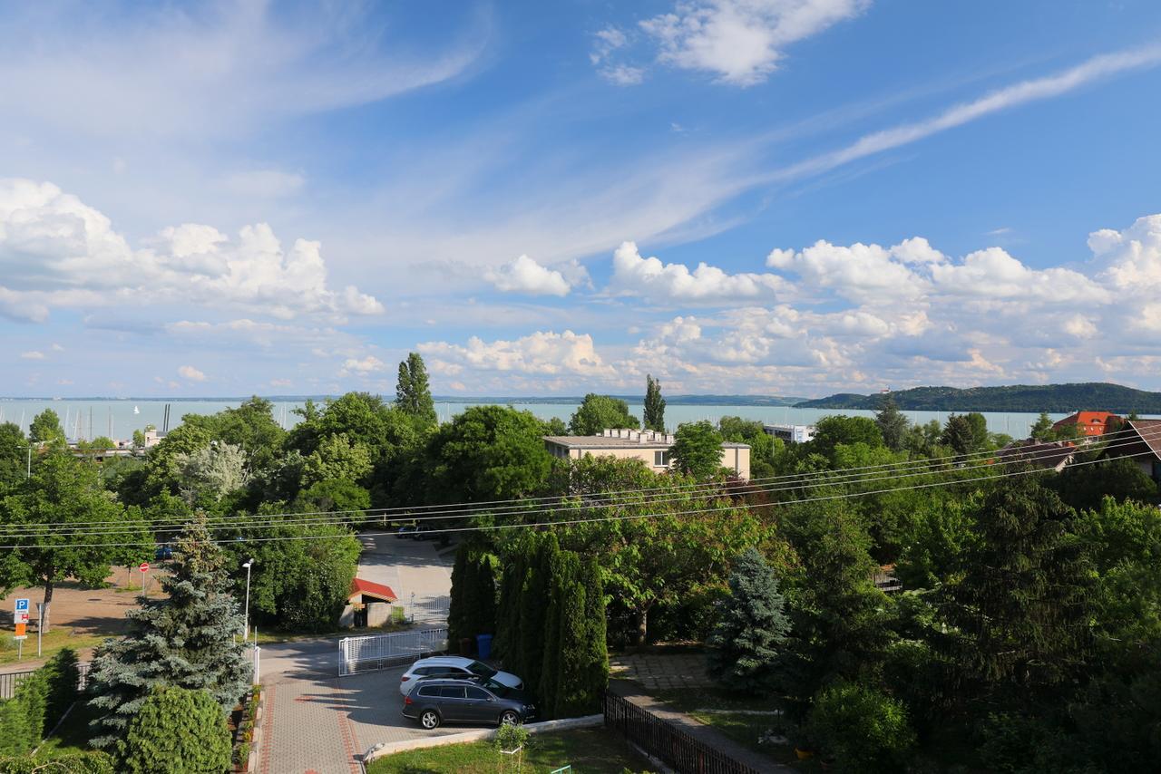 Balkon Apartmanház Panzió Balatonfüred Exterior foto